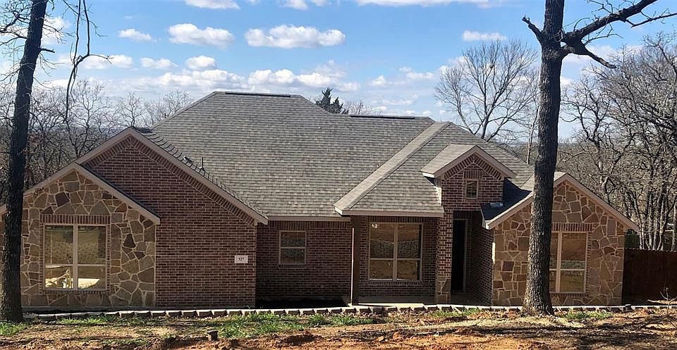 1st image of 527 Shady Oaks Trl