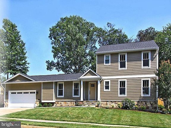 2nd image of 421 Echols St SE