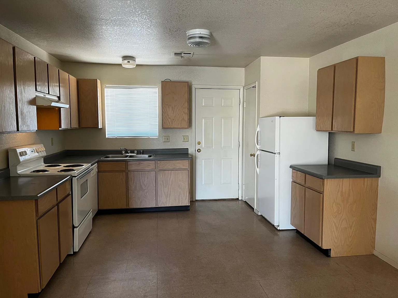 220 N Jones St — Photo 2