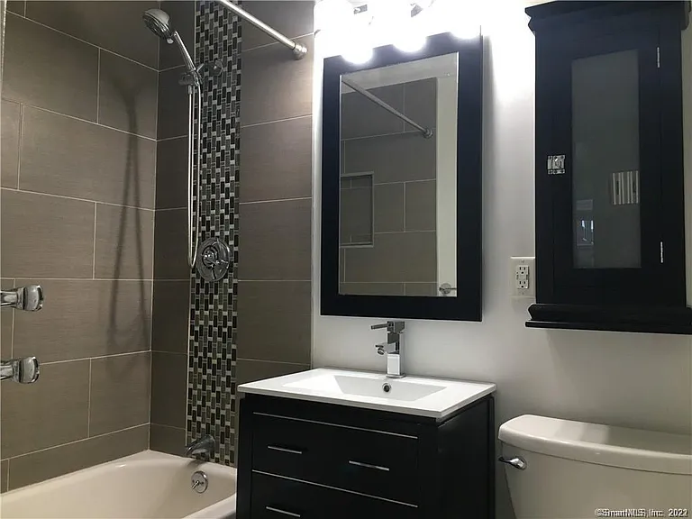 27 Northill St #2P — Photo 10