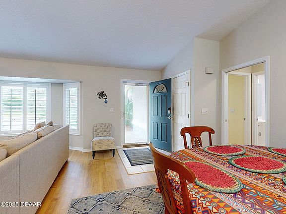 4th image of 808 E 19th Ave
