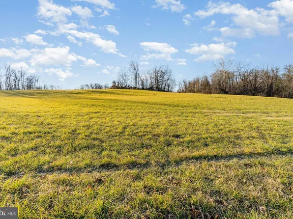 1 Schoolhouse Rd, Middletown, PA 17057