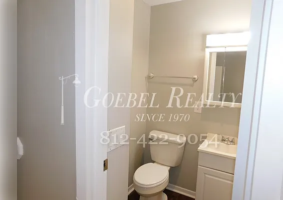 1005 W Franklin St #B — Photo 10