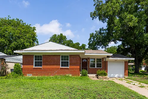 2627 Tealford Dr Photo 1