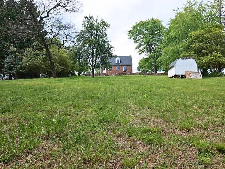 32 Upland Dr — Photo 47