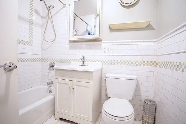 Rented by Compass | media 31