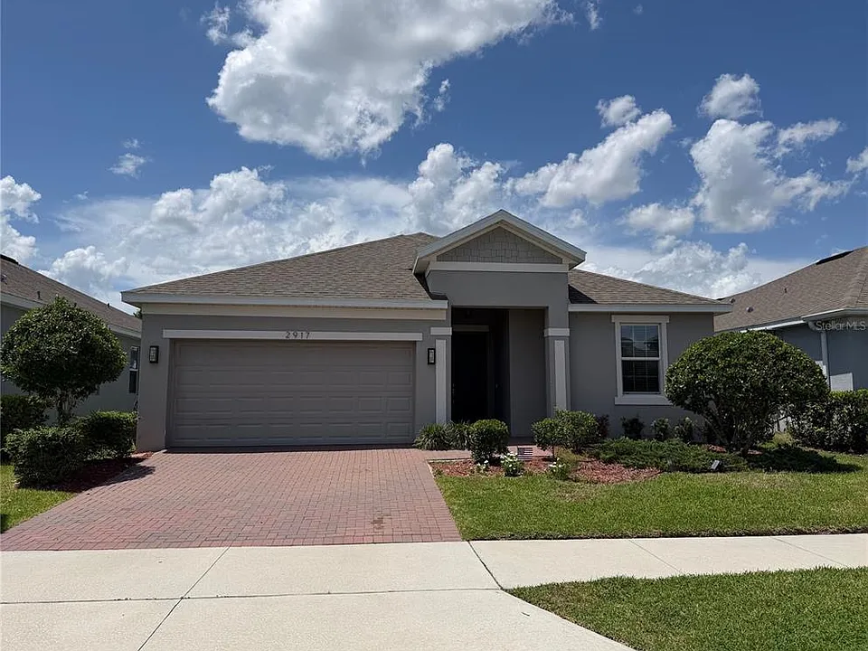 2917 Bluestem Ln