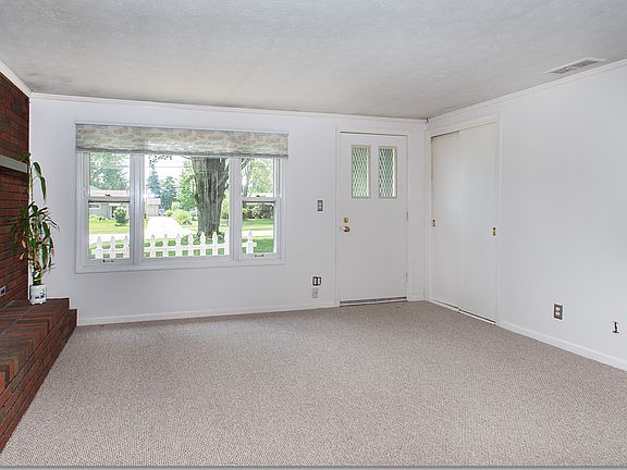 5th image of 1951 Edgewood Dr