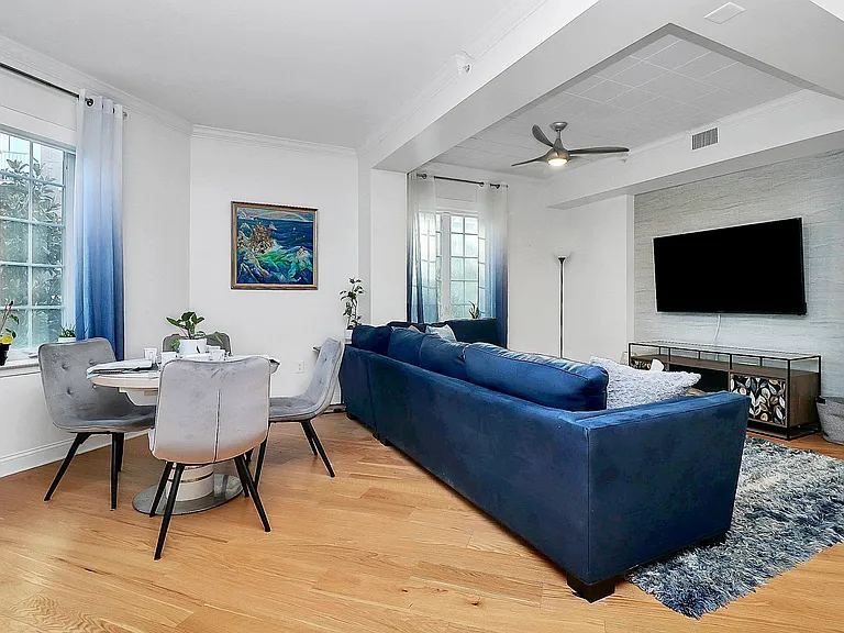 300 W 5th St #431 — Photo 13