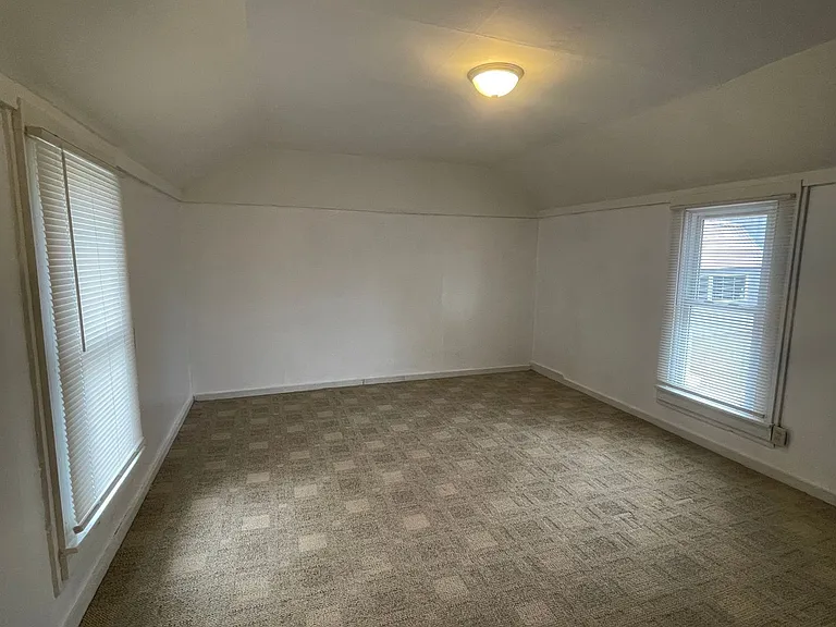 806 E Center St — Photo 20