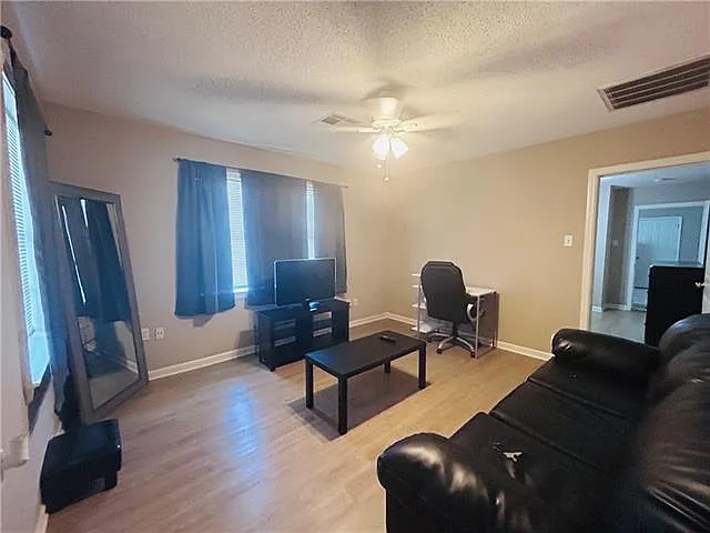 442 Westwood Dr — Photo 4