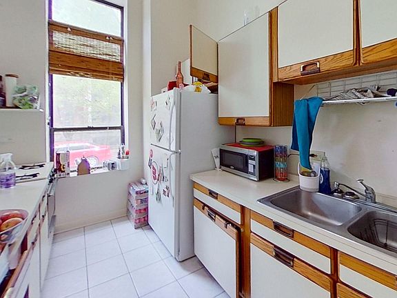 4th image of 1877 N Dayton St #1F