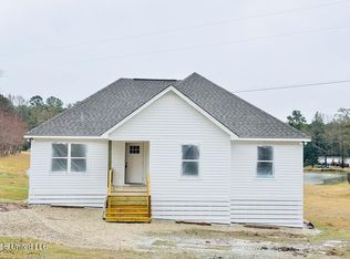 271 Oscar Smith Rd, Carriere, MS 39426