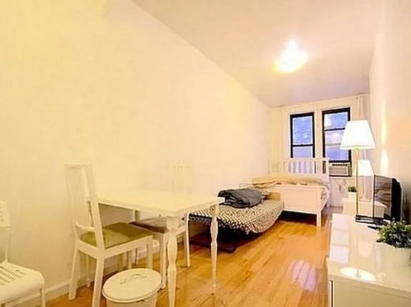 73 Lexington Avenue image 1 of 7