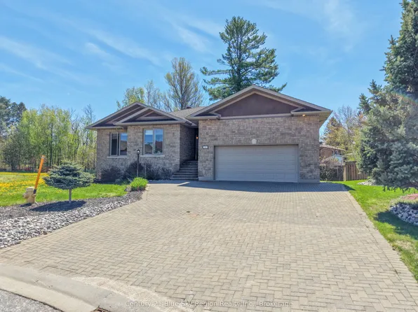 10 Linden Ln, North Bay, ON P1B 0A1