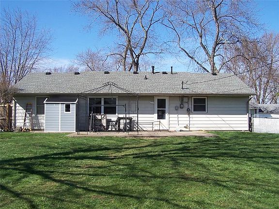 2nd image of 1403 Pierce Dr