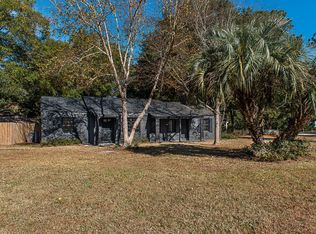 2 Ellen Ave, Mount Pleasant, SC 29464