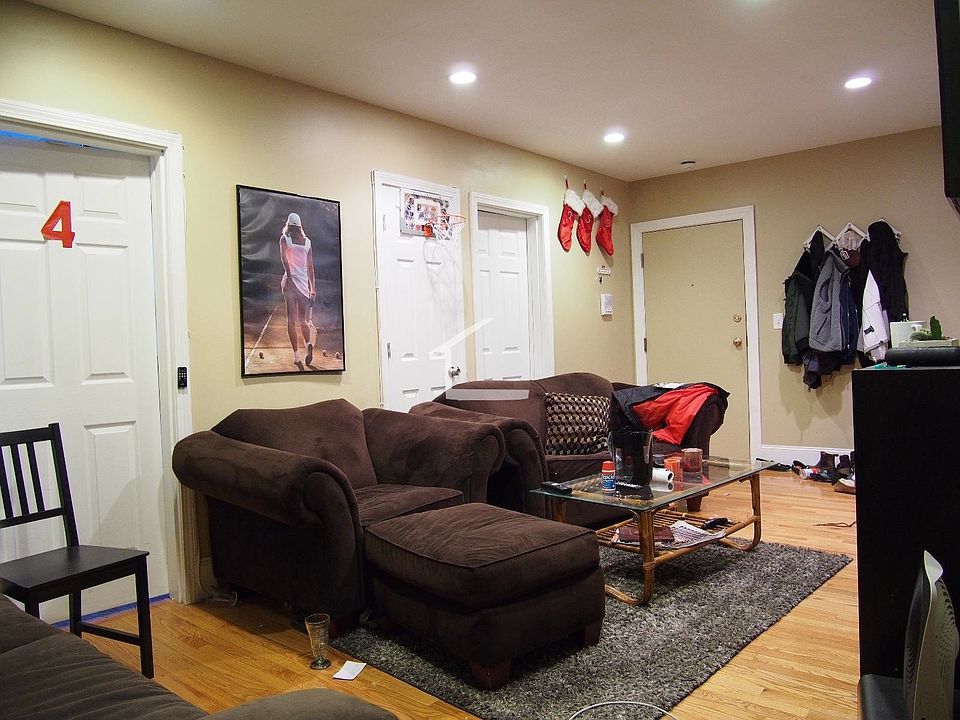1st image of 76 Egmont St #81R