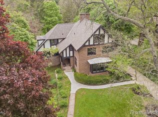 345 Plymouth Rd SE, East Grand Rapids, MI