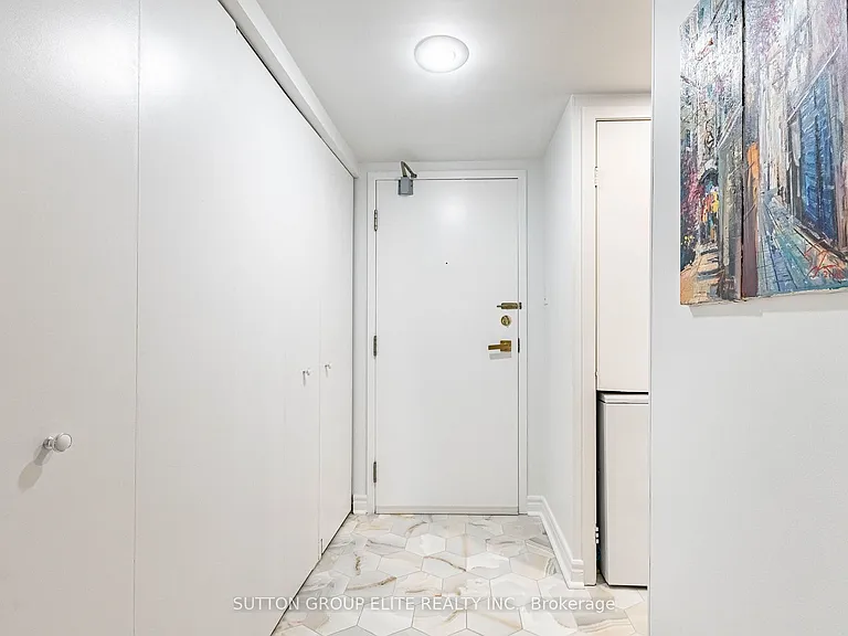 2091 Hurontario St #307 — Photo 7