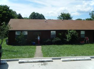 121B Batey Cir, Dickson, TN 37055