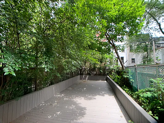 Rented by Francine Realty | media 21