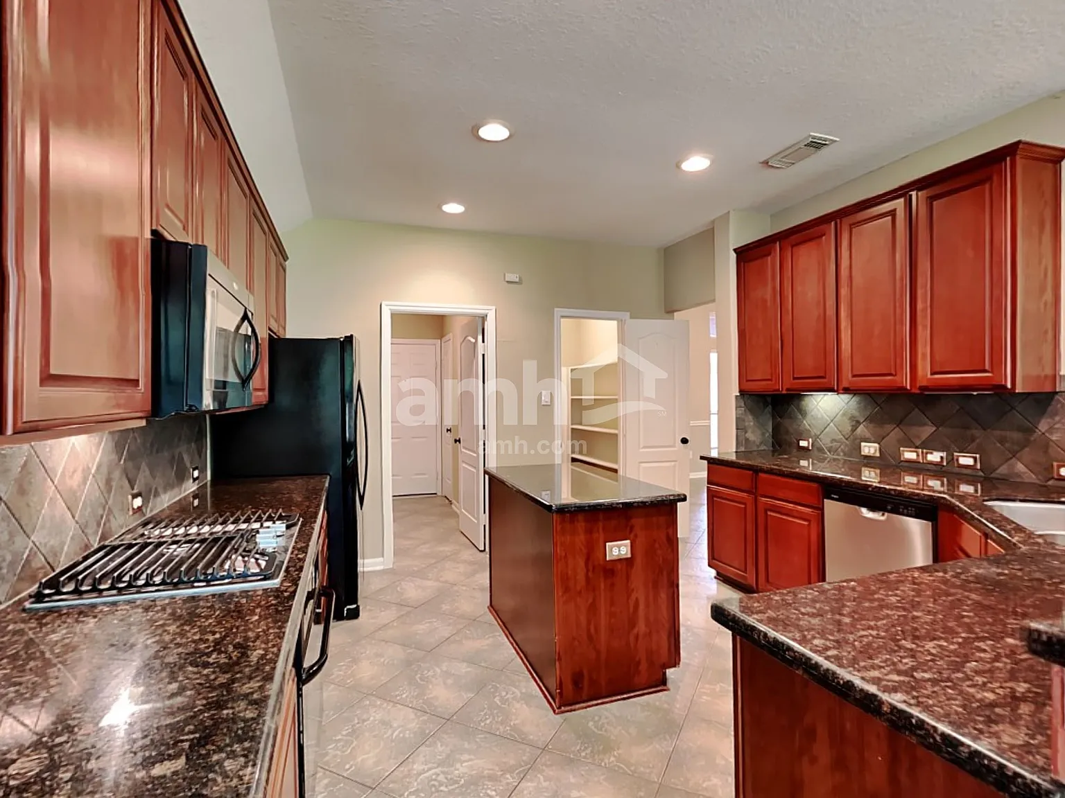 4 bed, 3.0 bath, 3012 sqft, $2,805 — Photo 4