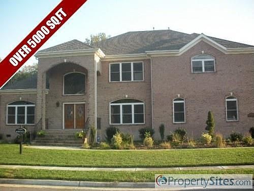 1st image of 905 Country Club Blvd
