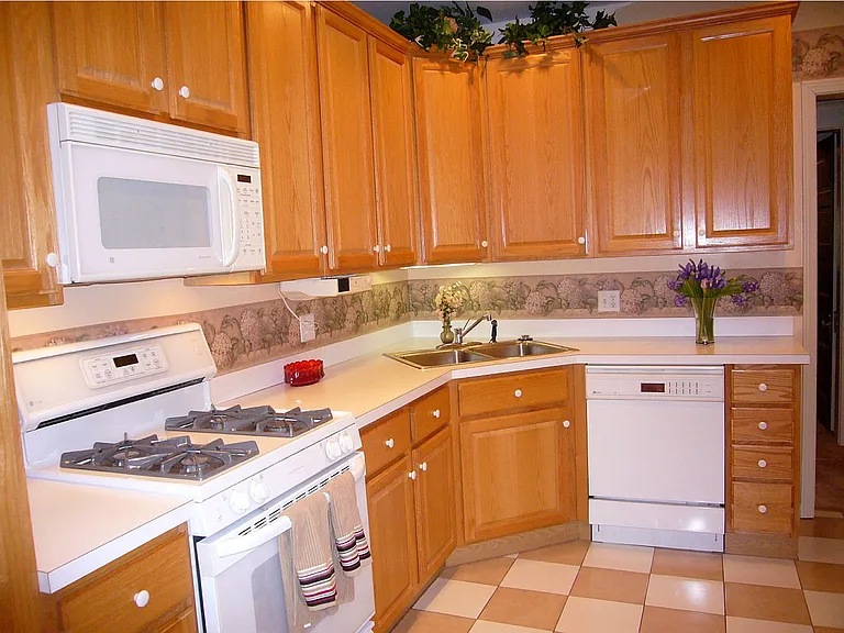1st fl kitchen