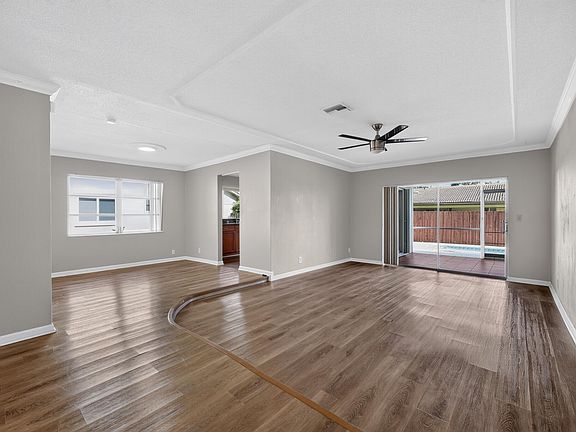 5th image of 7823 NW 40TH Street