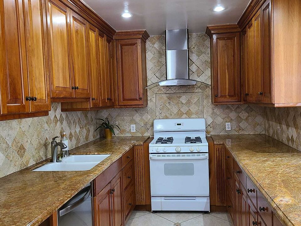 1st image of 22153 Avenue San Luis