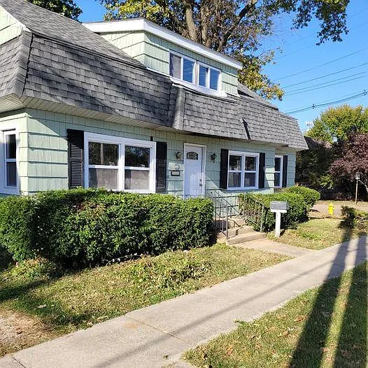 701 W Clay St — Photo 3