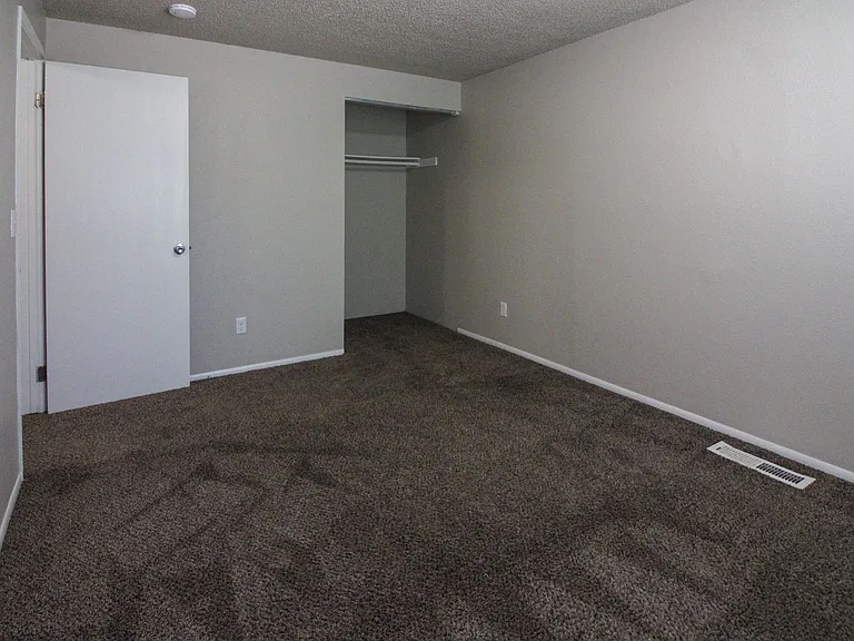 1543-1611 Salishan St SE — Photo 31