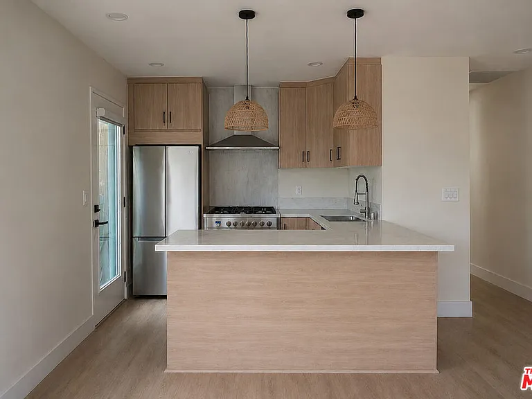912 N Harper Ave #2 — Photo 14
