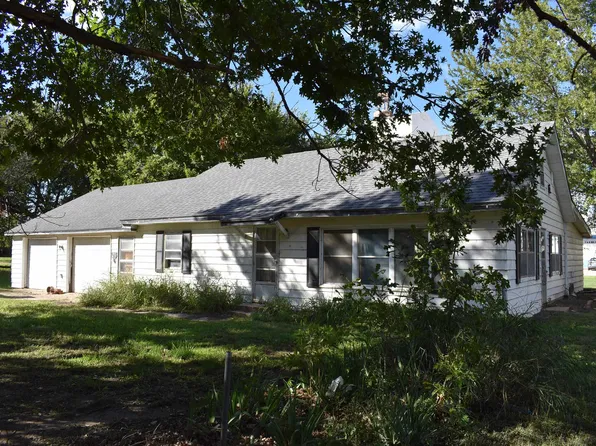 206 W 7th St, Harper, KS 67058