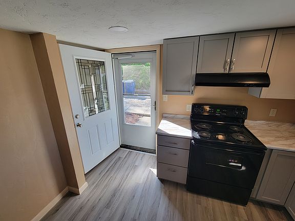 2nd image of 809 Painter St #809