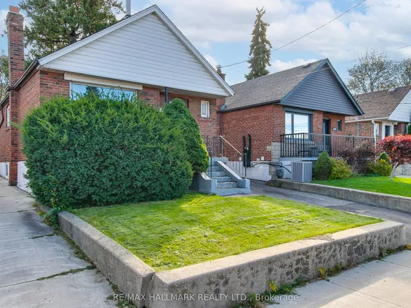 2797 Saint Clair Ave E, Toronto, ON M4B 1N1