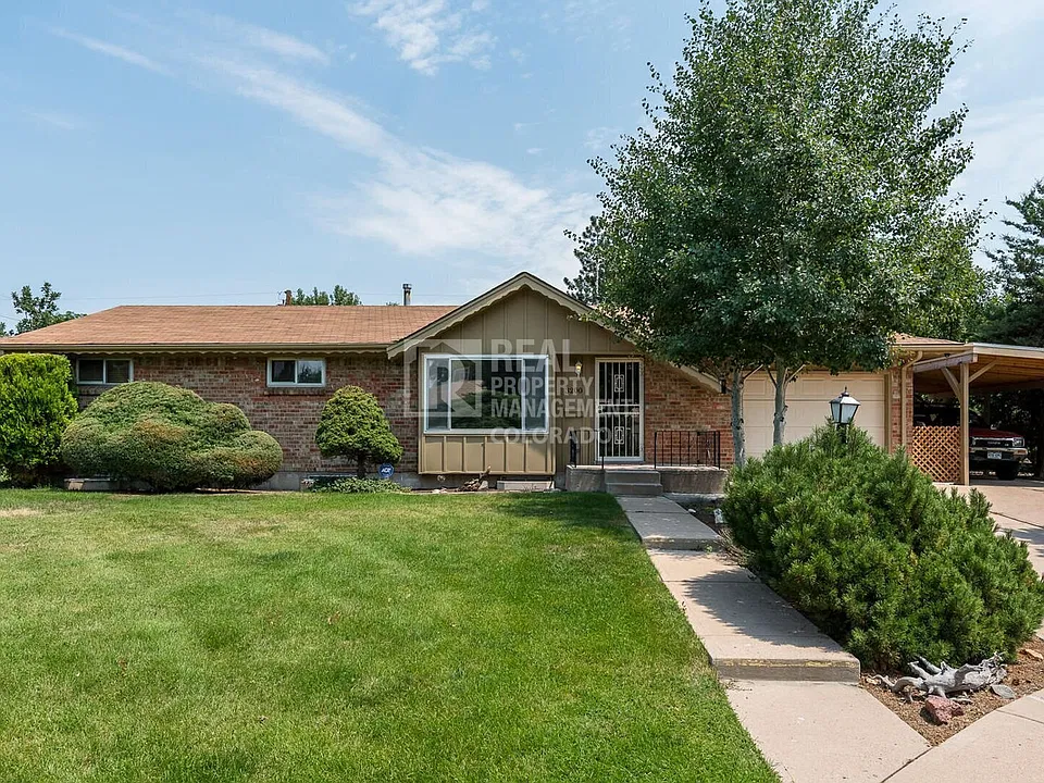 3200 S Fulton Ct