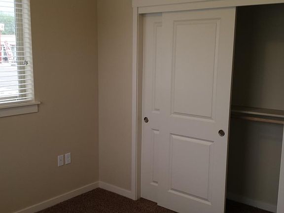 5th image of 410 S Victoria Dr APT 103