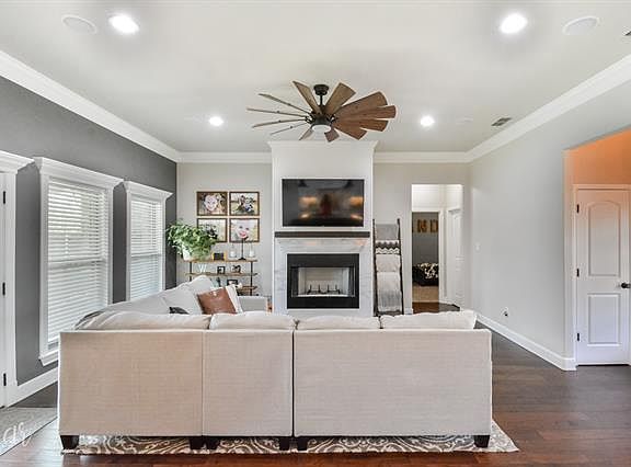 5th image of 6925 McLeod Dr