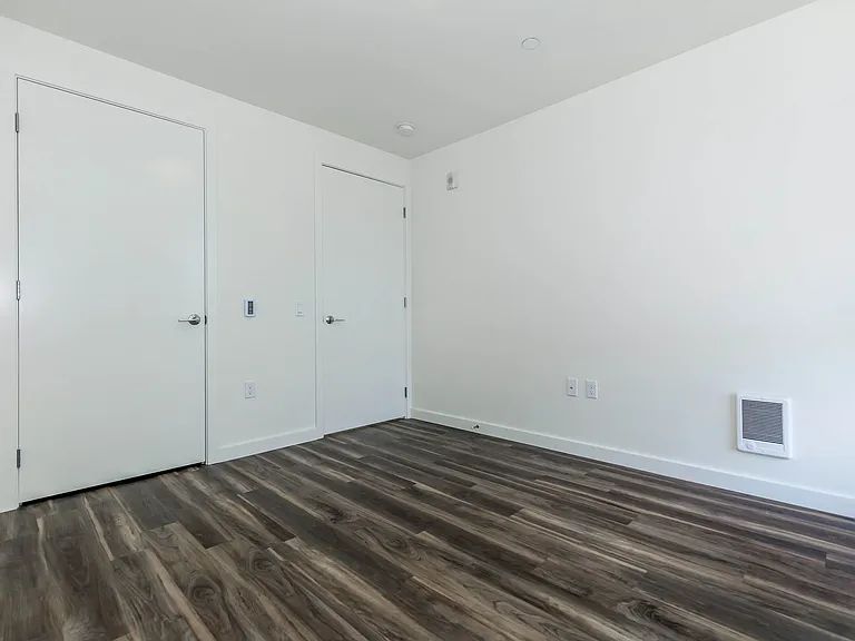 2112 E Denny Way — Photo 20