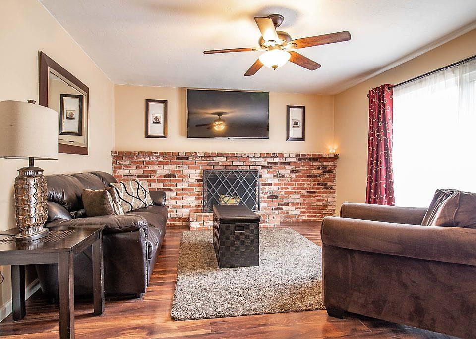 1st image of 3779 Meadowbrook Ave