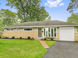 45 Des Plaines Ln, Hoffman Estates, IL 60169