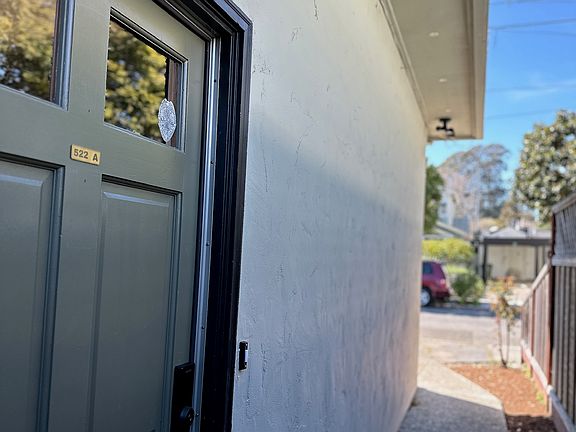 3rd image of 522 Oak Dr APT A