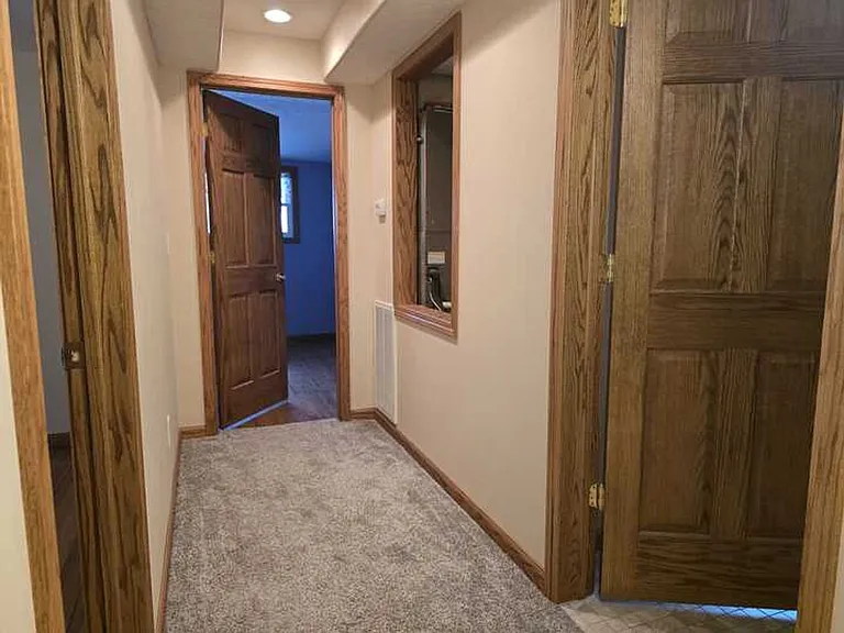 312 W 9th St — Photo 26