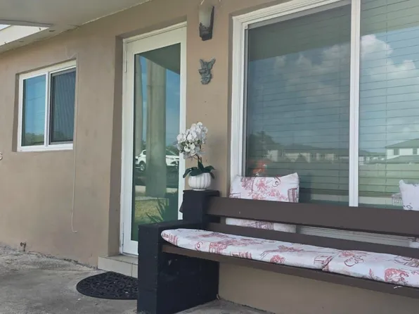 5900 Atlanta St, Hollywood, FL 33021