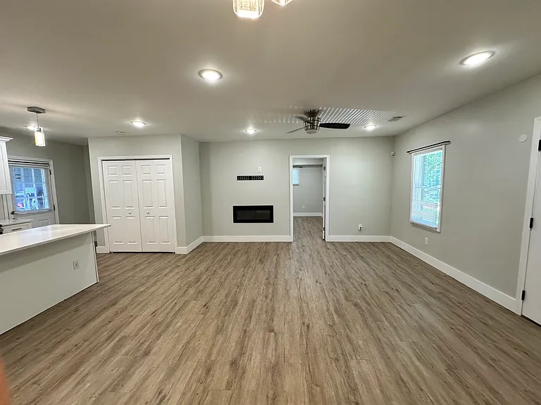1893 Ridgeland Dr — Photo 4