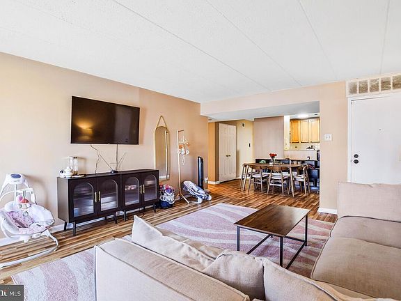 4th image of 2653 Redcoat Dr Suite 112