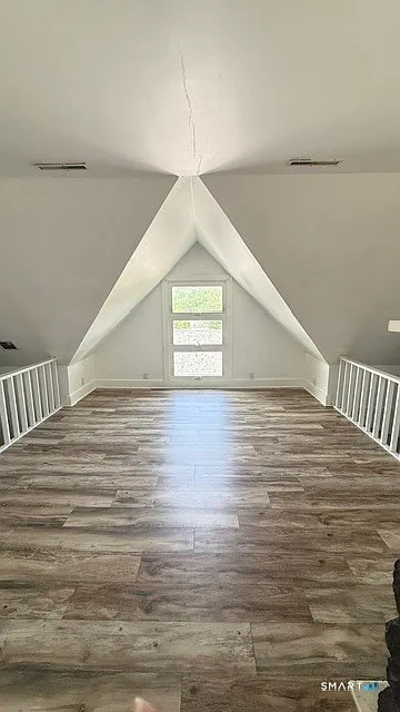 2 bed, 1.0 bath, 1873 sqft, $1,600 — Photo 3