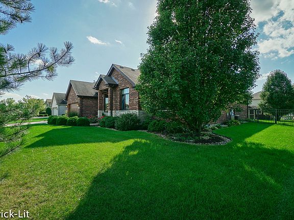 2nd image of 19624 Waterford Ln
